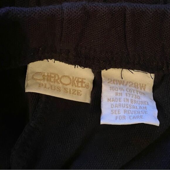 Cherokee Capri Leggings, plus size, relaxed fit black size 26/28. - Picture 6 of 8